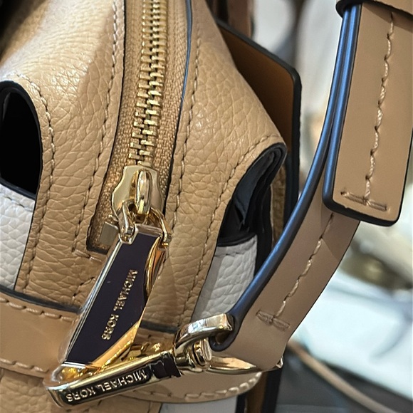 Authentic Michael Kors Mercer Tri-Color Pebbled Leather Satchel, PRISTINE! - Picture 15 of 16